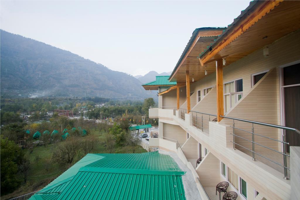 Adb Rooms Snow Touch Resort مايالي الغرفة الصورة