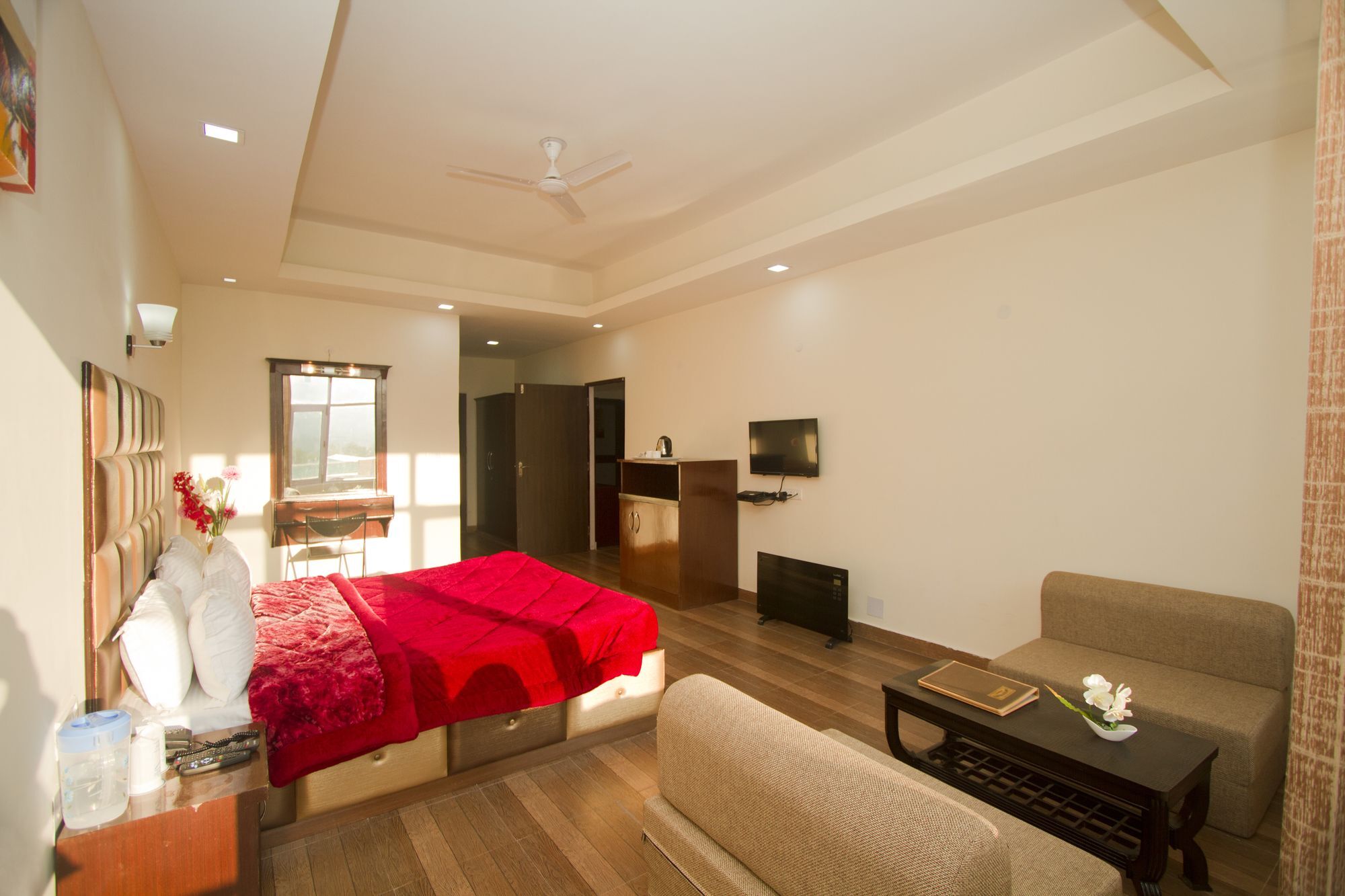 Adb Rooms Snow Touch Resort مايالي المظهر الخارجي الصورة