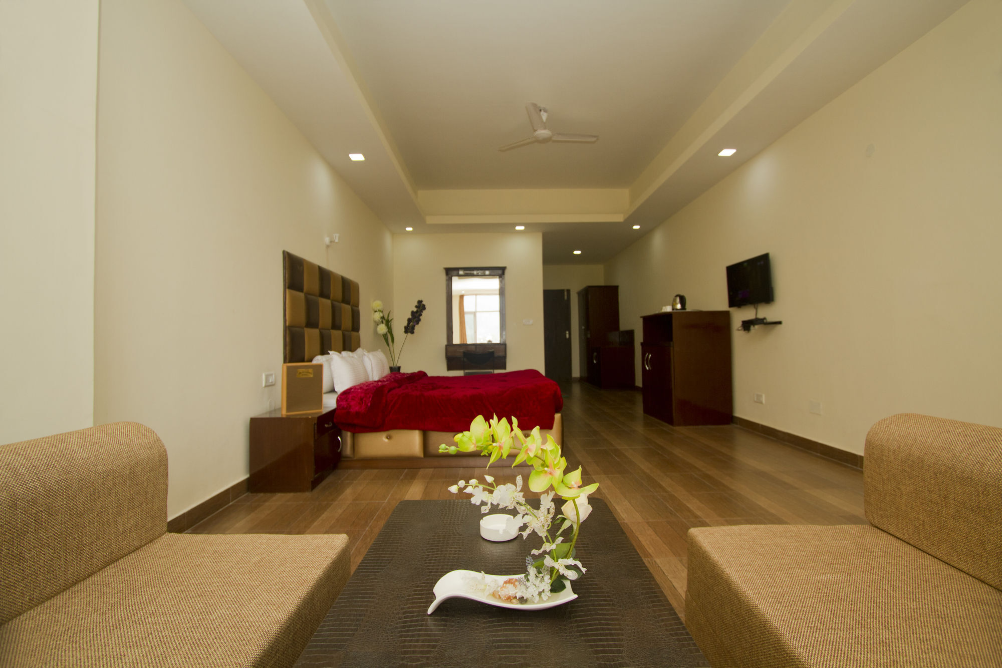 Adb Rooms Snow Touch Resort مايالي المظهر الخارجي الصورة